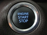 エンジンスタートはプッシュボタンを押すだけ!キーを取り出す必要ございません♪