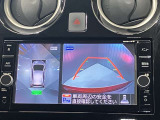 【アラウンドビューモニター】車を上から見下ろしているかのような映像で周囲の状況がひと目で確認、狭い駐車場に駐車するときも安心です♪