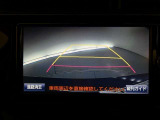 【バックモニター】・・・気になる後ろの見通しも、車庫入れに大活躍☆運転が困難な場所でも、しっかりサポート!心強い味方のモニターです♪