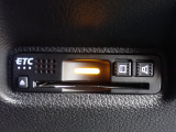 ■【ETC車載器】が装備されています。セットアップをしてお渡しとなり、ETCカードを差し込むだけで高速道路の利用が可能です。