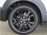 【純正アルミホイール】外観にマッチした純正アルミホイールを装着しております。ノーマルタイヤ、スタッドレスタイヤも広島マツダにお任せください。