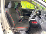 運転席シート廻りは使用感も少なく、良好な状態となっています。前オーナー様が丁寧に使っていたことがよくわかりますね。