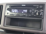 純正オーディオ CX-174C FM AM CD AUX 走行中に音楽や交通情報等を聴くことができ、より快適なドライブを楽しむことができます!
