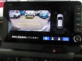 後方確認はオマカセのリアカメラ付です。雨天時や夜間のバック駐車時などで特に視界の安全確認に役立ちます。