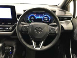 ステアリングスイッチ付き。前方から目を離すことなく操作することが可能です。