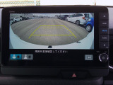 バックカメラの画像です。ガイドラインがスムースな車庫入れをサポートいたします!車庫入れの安心感がアップしますね☆