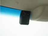 ◆ドライブレコーダー◆映像・音声などを記録する自動車用の装置です。 もしもの事故の際の記録はもちろん、旅行の際の思い出としてドライブの映像を楽しむことができます。