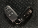 スマートキーを装備しています☆カギをカバンやポケットに入れて頂いた状態でドアロックの開閉やエンジンスタートをして頂けますよ!とても便利な装備です!