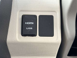 インパネ運転席側に便利なHDMIソケット、USBソケットを装備。