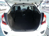 簡単に収納出来る後部座席。広大な空間が出現します。シートアレンジが多彩な点も特徴です。レジャー用品もたっぷりと積み込め、休日の過ごし方の楽しみを拡げてくれます。