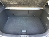 トランクスペースもご覧のとおり広々しております☆SUVならではの使いやすいトランクスペースに夢と希望以外に荷物もしっかり載せることができます☆