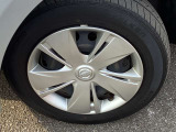 スタイリッシュなデザインの純正ホイールカバー付きです◎