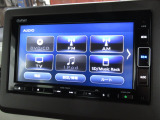ホンダ純正ナビなのでダッシュボードにスッキリと収まっています。土地勘の無い所でも道に迷わず安心ですね!。AVも色々視聴でるのでドライブも楽しくなりますよ!