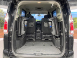 後席を格納すると、これだけの広さが!シーンに合わせたシートアレンジで、大きな荷物も積むことが出来ます♪