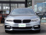 BMW在庫保有台数常時100台以上!ご来店の際はBMW本店(厚木市下荻野140-1)にご来店ください!弊社自慢の全天候型ショールーム!BMW在庫保有台数常時100台以上ございます!