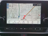 純正のメモリーナビを装備。