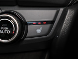 シートヒーター装備付き車!!座席に埋め込まれた電熱線によりシートを暖めることが出来る装備で、温められたシートは、寒い冬には最適です!!
