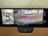 狭い場所での駐車やすれ違いなどでより的確な運転操作に役立つ360&deg;ビューモニターが装備されています。