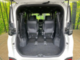 普段のお買い物や通勤、送迎等に十分な荷室スペースを確保しております。サードシートを倒すと、大きな荷物の積載も可能です♪