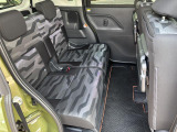 後部座席もキレイな状態です♪