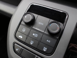 オートエアコンなので設定した温度で車内の温度を保ってくれます♪