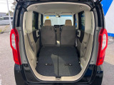 後席を格納すると、これだけの広さが!シーンに合わせたシートアレンジで、大きな荷物も積むことが出来ます♪