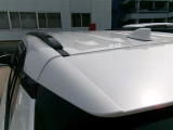 ルーフは目立つキズやへこみなどはない状態です。