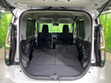 後席を格納すると、これだけの広さが!シーンに合わせたシートアレンジで、大きな荷物も積むことが出来ます♪