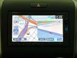 【純正ナビゲーション】使いやすいナビ操作にオーディオ機能も充実!Bluetooth接続で運転中のハンズフリー電話や好みの音楽を車内に流す事が出来ます。ラインナップや車種に応じて豊富な機能が使用可能♪
