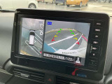 空から見下ろしているような視点で周囲を確認できるアラウンドビューモニター。駐車時にとても便利です。