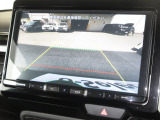 バックをするとき自動でリアの様子が映る『リアカメラ』付き!画面で確認しながらバックができますから安心ですね。でも、目視も大切ですよ!安全第一でお願いします!