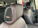 運転席と助手席のヘッドレストにはBOSEスピーカー内臓です。