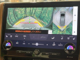 【パノラミックビューモニター】専用のカメラにより、上から見下ろしたような視点で360度クルマの周囲を確認することができます☆死角部分も確認しやすく、狭い場所での切り返しや駐車もスムーズに行えます。