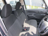 デイズルークスのフロントシートです。座り心地もバッチリです。