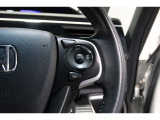 Hondaセンシングの機能のひとつ、アダプティブクルーズコントロール付!アクセルから足を離しても設定したスピードと前車との車間を保ち走行してくれます!車線維持もアシスト☆高速道路で疲労軽減ですね☆
