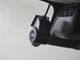 ◆ドライブレコーダー◆映像・音声などを記録する自動車用の装置です。 もしもの事故の際の記録はもちろん、旅行の際の思い出としてドライブの映像を楽しむことができます。