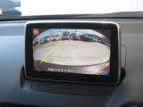 バックカメラを標準装備。駐車場などでの取り回しもスムーズに行っていただけます。