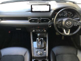 現在のMAZDA車はインパネ配置が視線の動きが少なくなるように設計レイアウトされています☆ひとつひとつの部品からMAZDAの安全に対するこだわりを感じる事が出来ます☆
