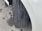 タイヤサイズは215/50/R17です!各タイヤメーカー取扱いしております。お買い換えの際もご相談ください。