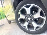 【純正アルミホイール】外観にマッチした純正アルミホイールを装着しております。各種社外アルミホイールや、スタッドレスタイヤも取扱いしております。是非ご相談ください♪