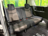 3列目シートはもちろん状態良好☆大人でもゆったりと座って頂けますので、大人数でのお出かけもラクラクです♪ご家族で、気の知れた仲間で、ドライブに行くのが楽しみですね♪