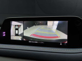 360&deg;モニターが標準装備されておりますので、細い道や狭い駐車場でもラクラク♪ 視認性もバッチリです。