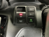 パーキングブレーキはスマートな電子制御式と合わせて渋滞時等にブレーキペダルから足を離しても停車状態を保持してくれるオートブレーキホールド機能で運転が楽になります。スタートはアクセルペダルを踏むだけ