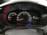 とっても見やすいメーターです。夜間時はラグジュアリーな気分にさせてくれる照明が魅力ですので、夜のドライブも楽しみになりますよ♪