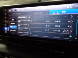 音声認識システム、ナビ、エアコンなどさまざまな機能を直感的に操作できるUconnect。詳細な車両システムや情報をマルチビューディスプレイ にわかりやすく表示します。