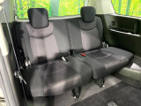 3列目シートはもちろん状態良好☆大人でもゆったりと座って頂けますので、大人数でのお出かけもラクラクです♪ご家族で、気の知れた仲間で、ドライブに行くのが楽しみですね♪