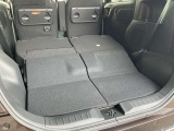 リヤシートを全て倒せばさらに荷物が積めますよ。