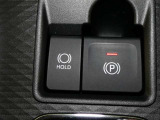 【電動パーキングブレーキ】・・・パーキングブレーキはスイッチ操作です。シフトレバーをPポジションに入れると自動で作動し、その他のシフトポジションにシフトすると解除されるオート機能付です。