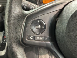 ステアリングにオーディオ操作スイッチが付いています。オーディオ画面に直接タッチしなくても操作が出来ますので、運転に集中できます。