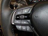 【ステアリングリモコン】ステアリングにオーディオ調節可能なスイッチが装備されていますので運転中でも視線をそらさずにオーディオの調節が可能です!